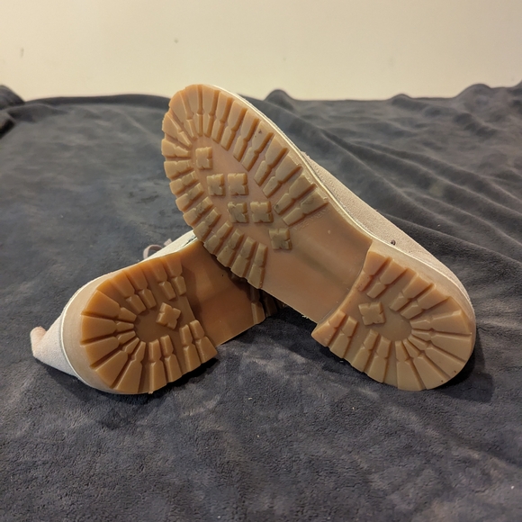 Men's Gray Suede Shoes - Picture 9 of 9